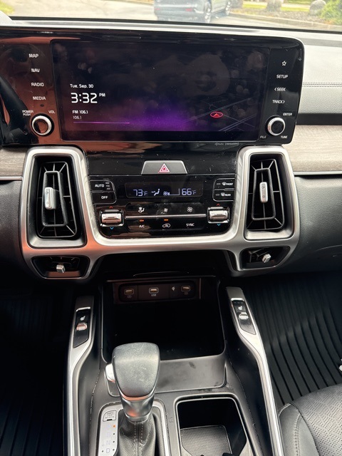 2022 Kia Sorento EX photo 12