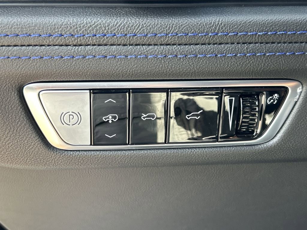 2026 Cadillac Escalade Luxury photo 29