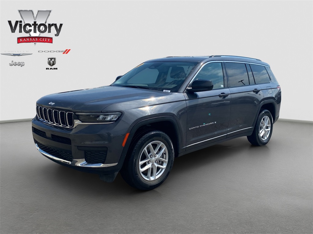 2023 Jeep Grand Cherokee Laredo photo 2