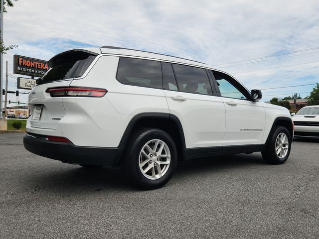 2023 Jeep Grand Cherokee Laredo photo 3