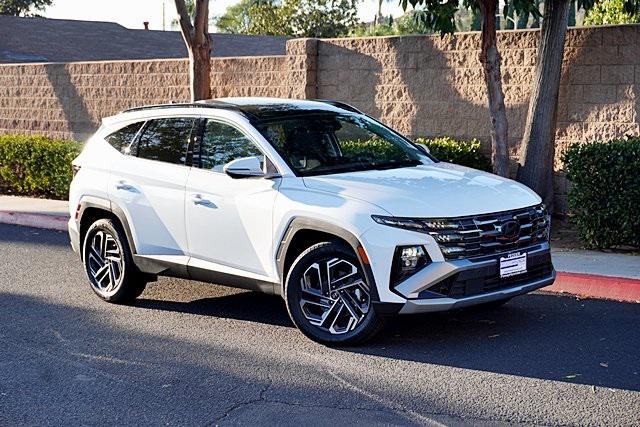 2025 Hyundai Tucson Hybrid Limited photo 3