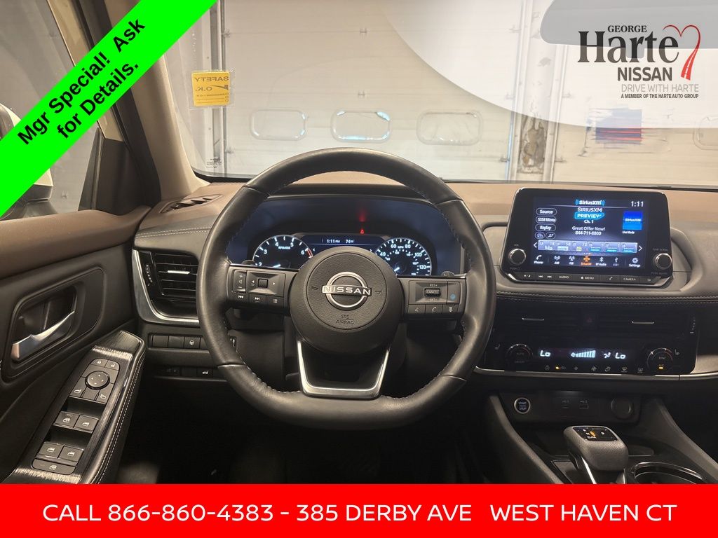 2022 Nissan Rogue SV photo 16
