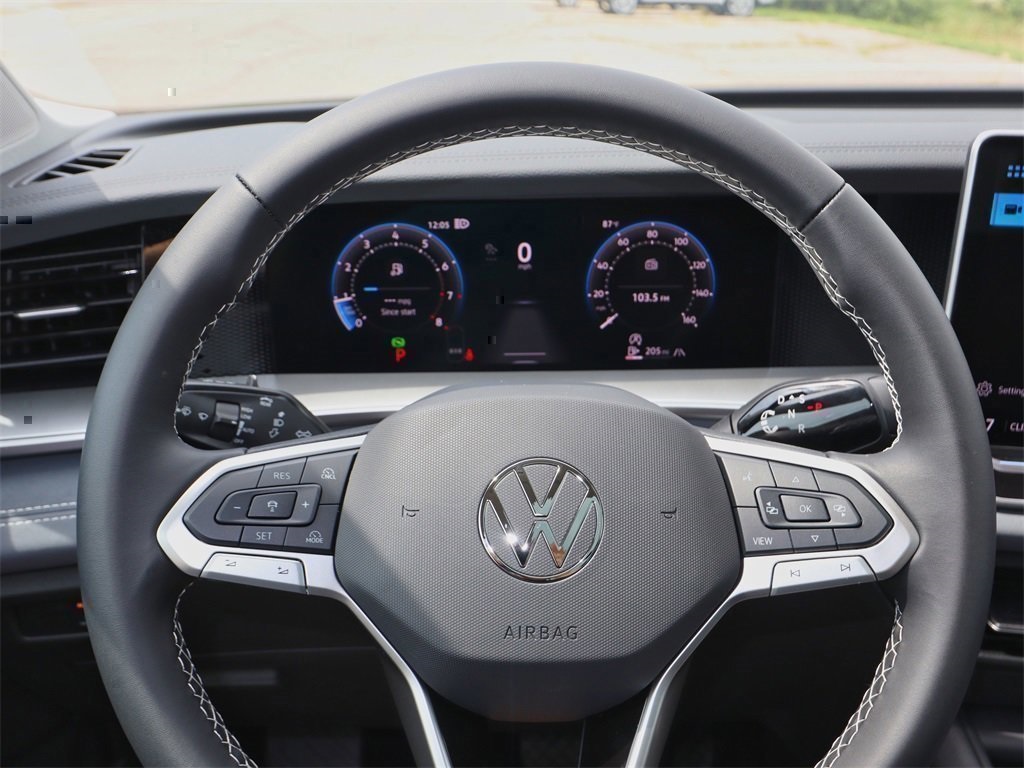 2025 Volkswagen Tiguan SE photo 19
