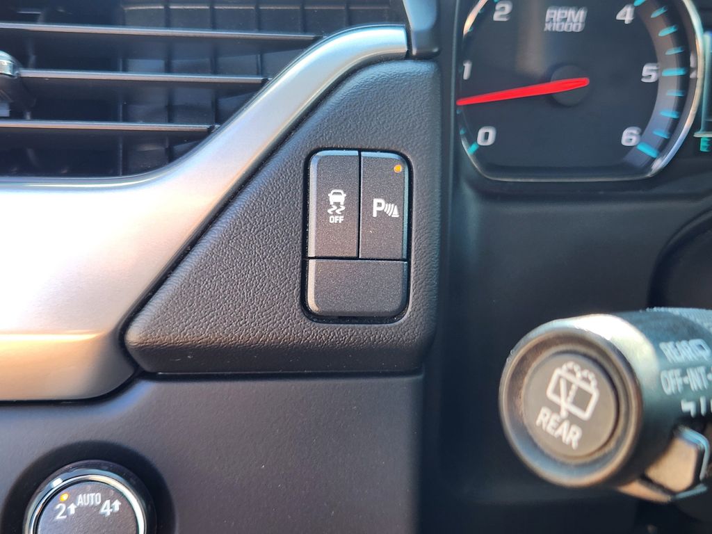 2019 Chevrolet Tahoe LS photo 13
