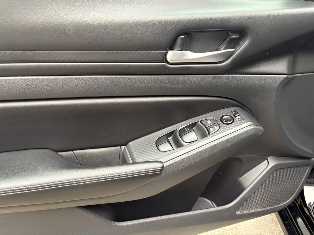2024 Nissan Altima 2.5 SV photo 13