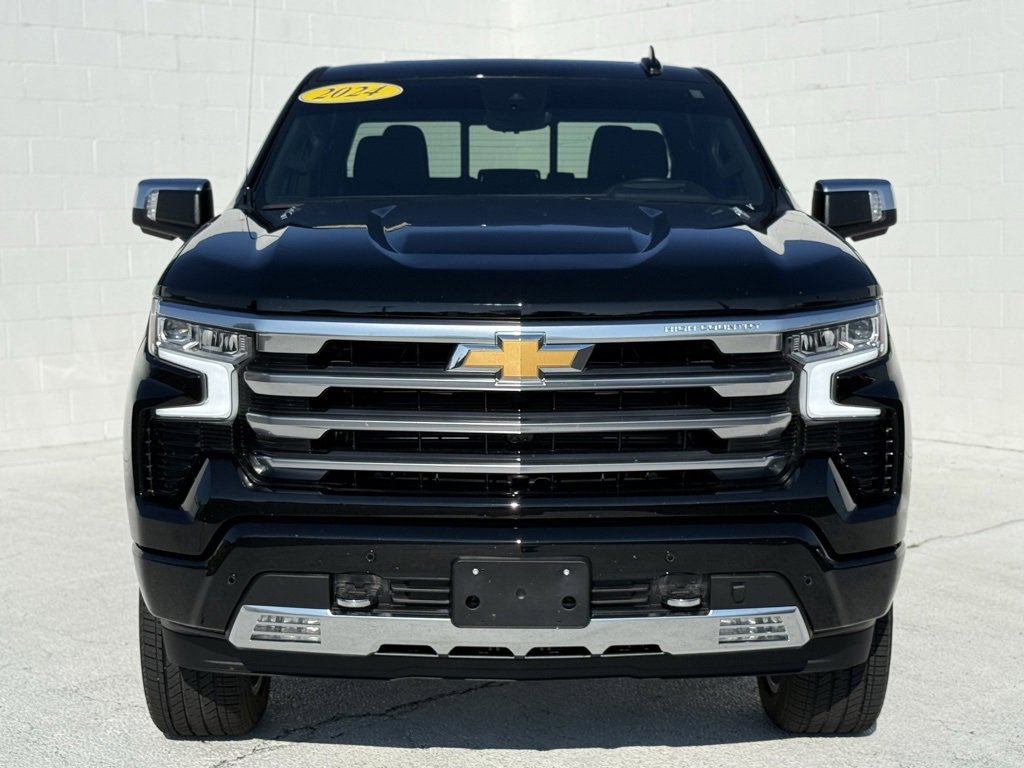 2024 Chevrolet Silverado 1500 High Country photo 3