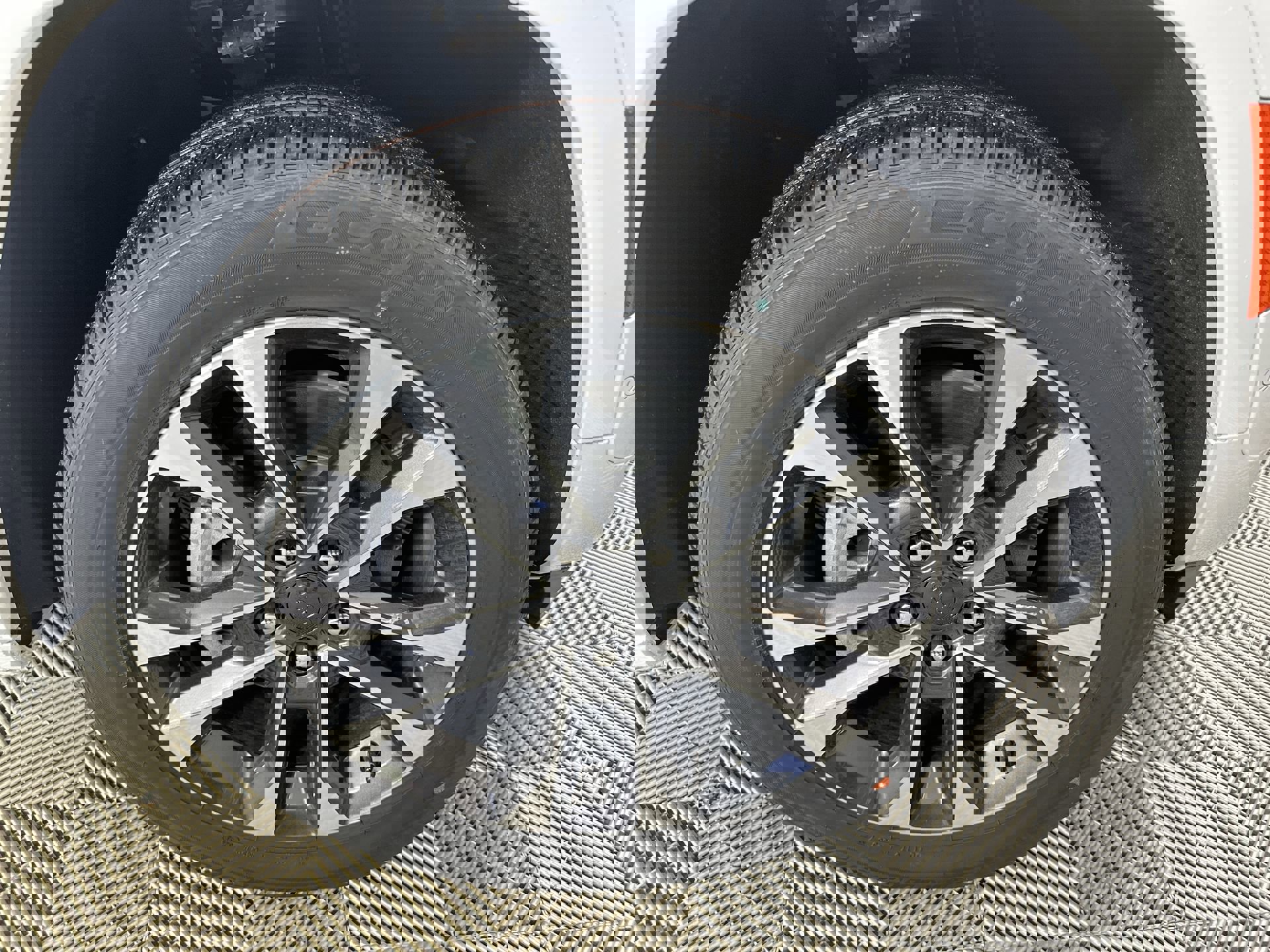 2025 Jeep Grand Cherokee Overland photo 10
