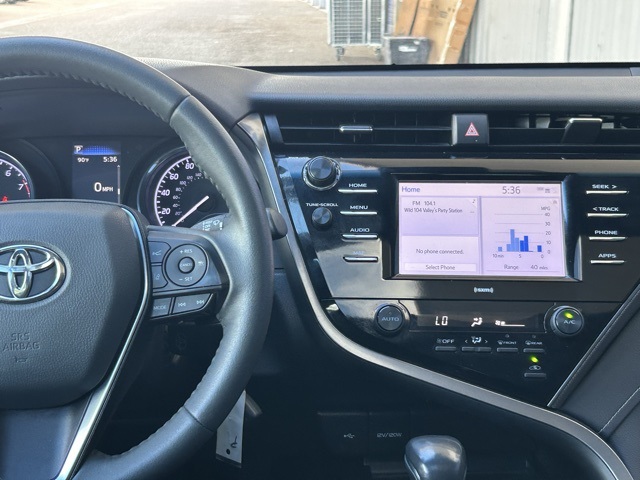 2020 Toyota Camry SE photo 16