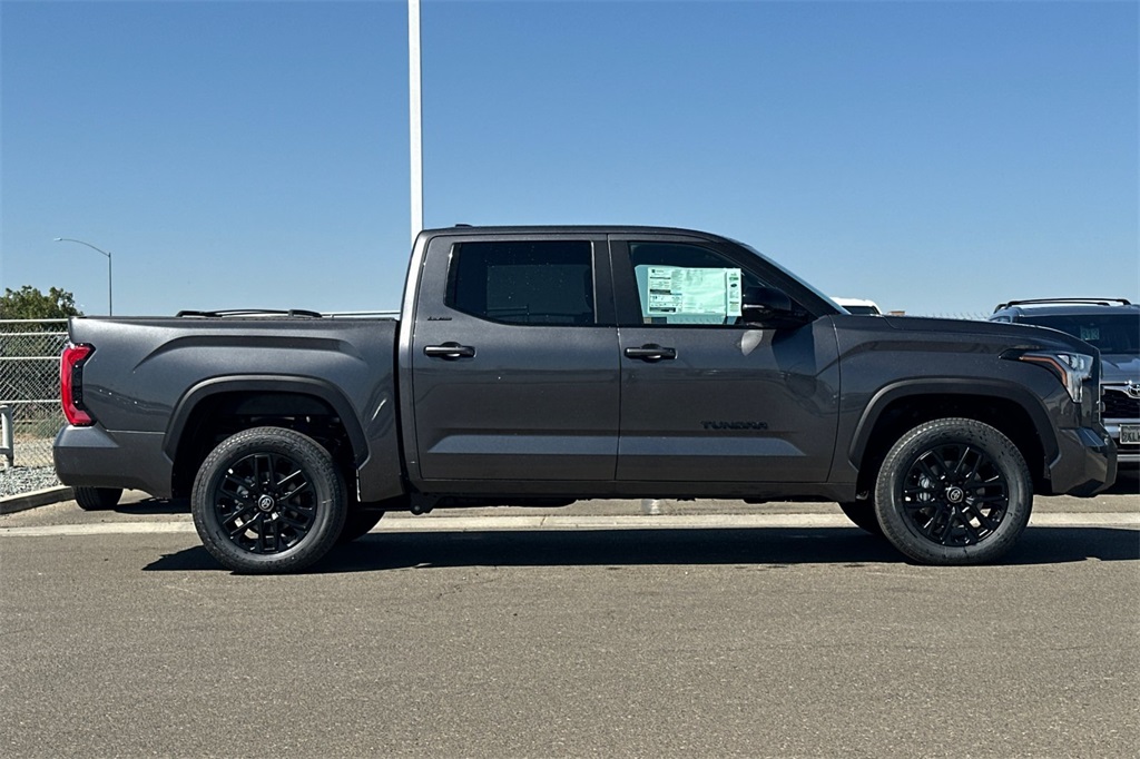 2025 Toyota Tundra Limited CrewMax photo 3