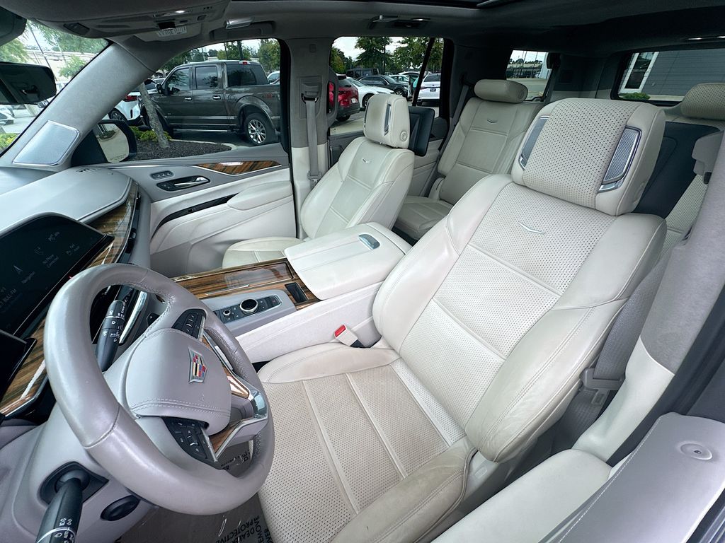 2021 Cadillac Escalade Premium Luxury Platinum photo 4