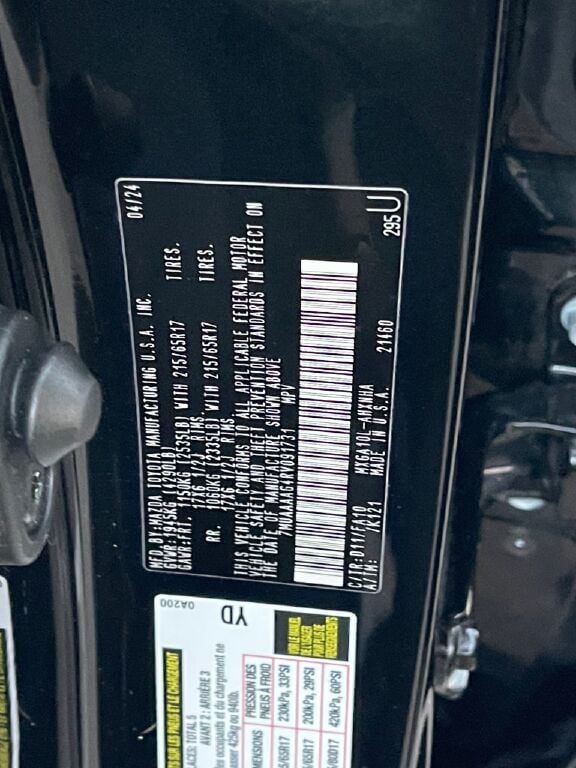 2024 Toyota Corolla Cross L photo 22