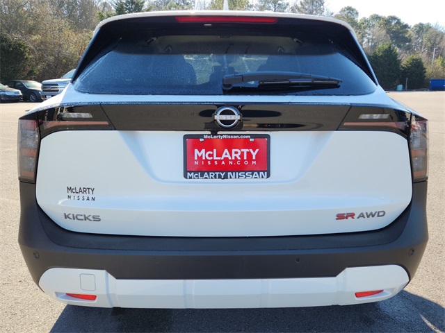 2025 Nissan Kicks SR photo 4
