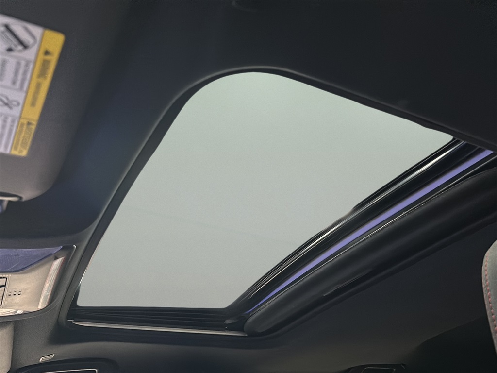 2024 Toyota RAV4 Prime SE photo 2