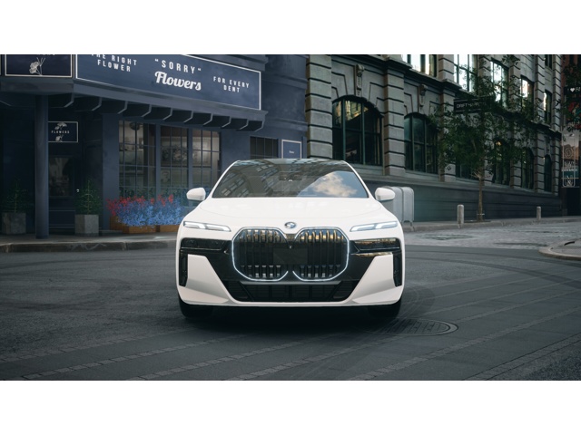 2026 Bmw 750e photo 2