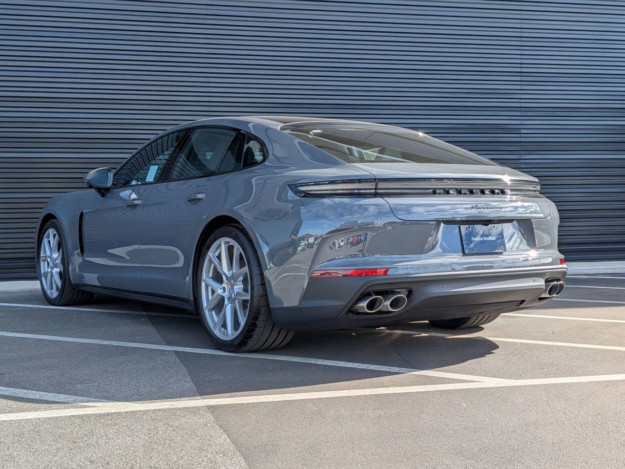 2026 Porsche Panamera 4 photo 3