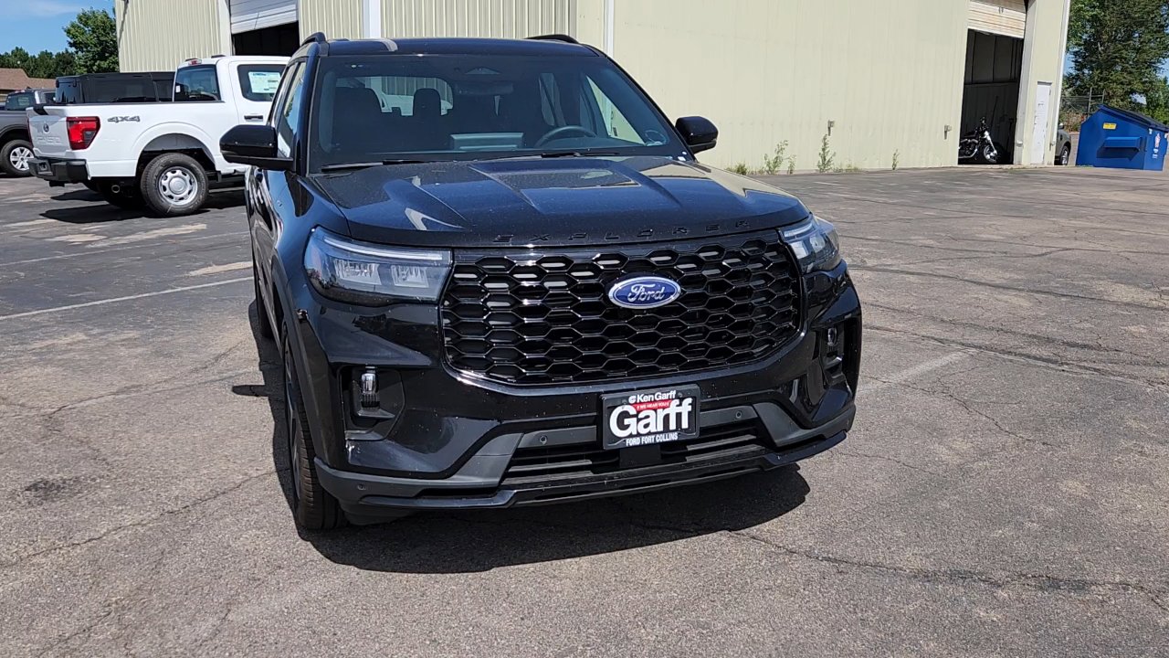 2025 Ford Explorer ST-Line photo 12