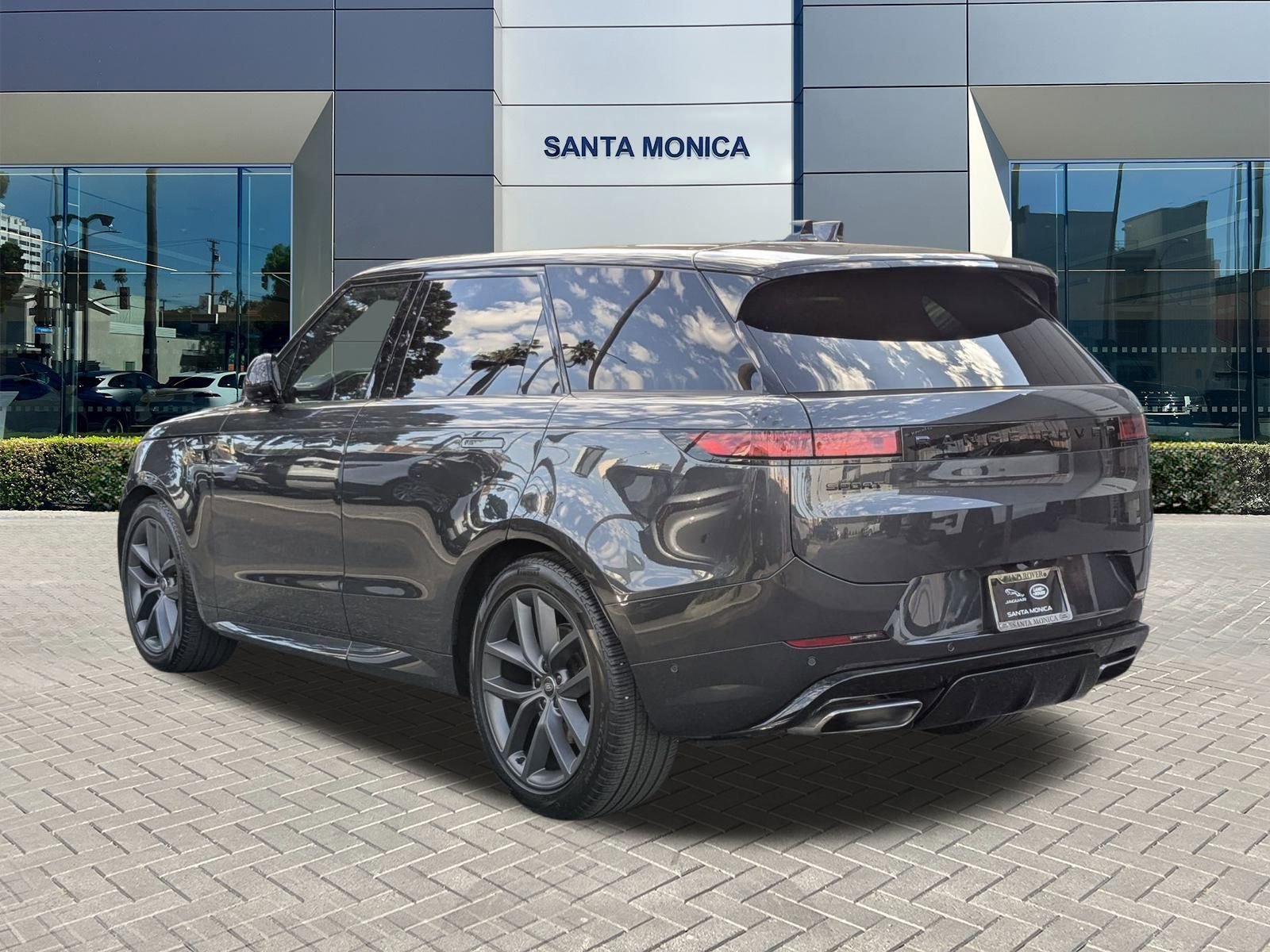 2024 Land Rover Range Rover Sport SE photo 8