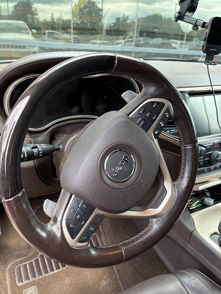 2015 Jeep Grand Cherokee Summit photo 3