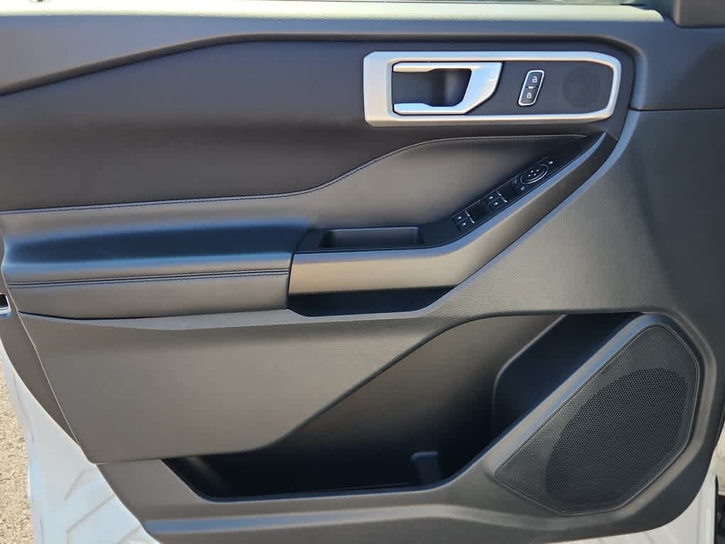 2020 Ford Explorer XLT photo 10