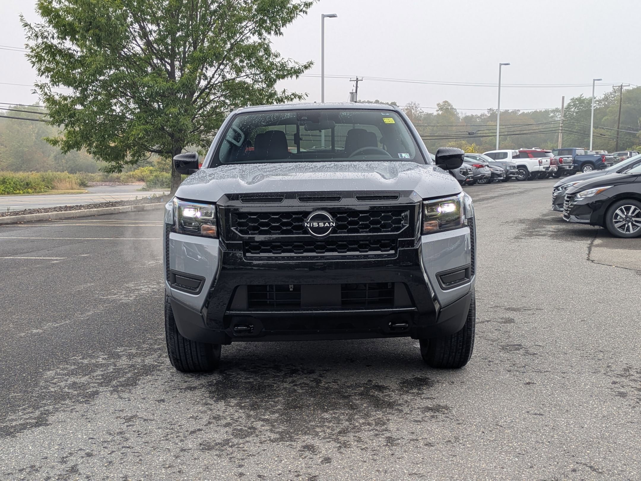 2026 Nissan Frontier Crew Cab SV photo 2