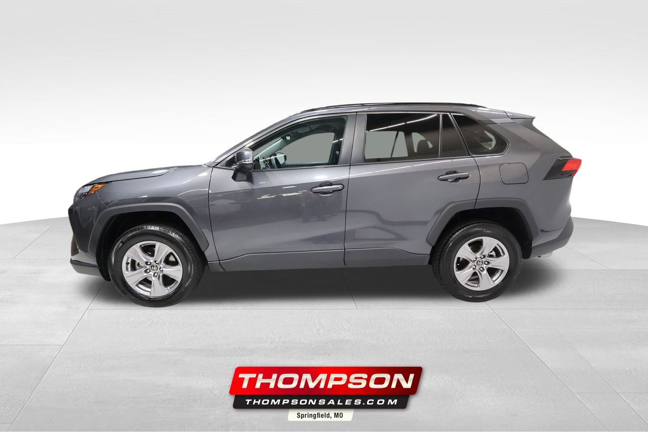 2024 Toyota RAV4 XLE's photo
