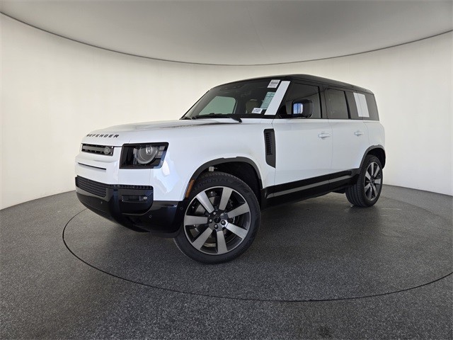 2026 Land Rover Defender V8's photo