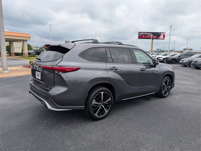 2021 Toyota Highlander XSE photo 3
