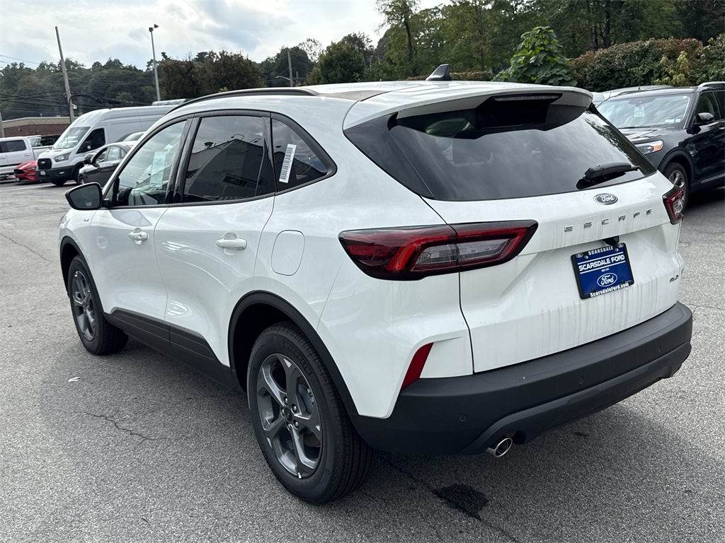 2025 Ford Escape ST-Line photo 6