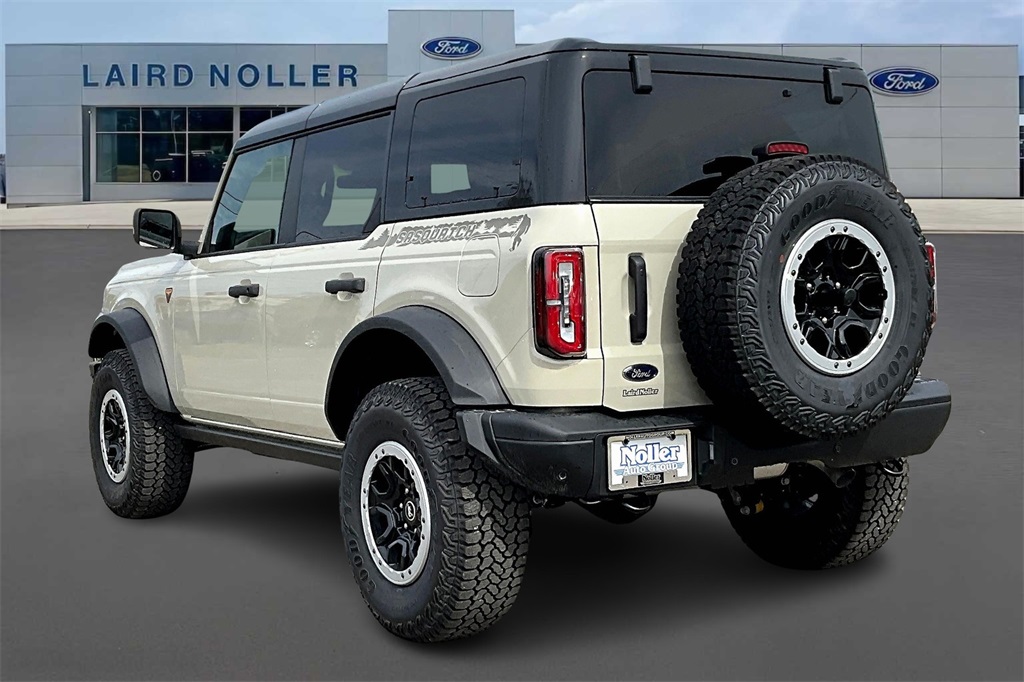 2025 Ford Bronco Badlands photo 3