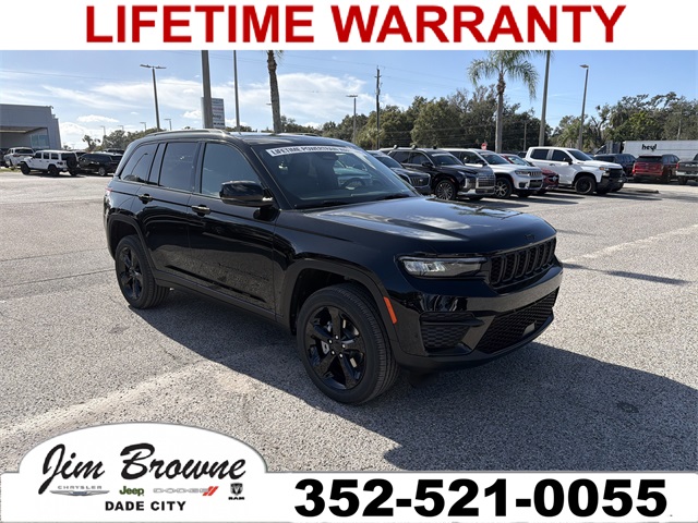 2025 Jeep Grand Cherokee Altitude's photo