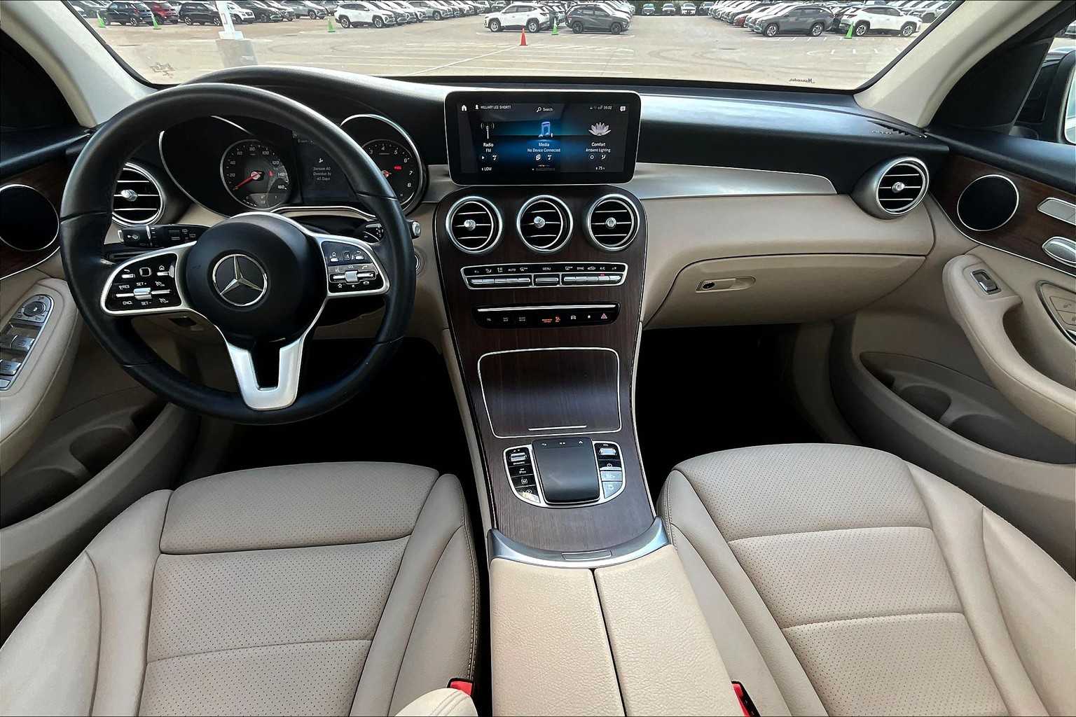 2022 Mercedes Benz GLC 300 photo 13