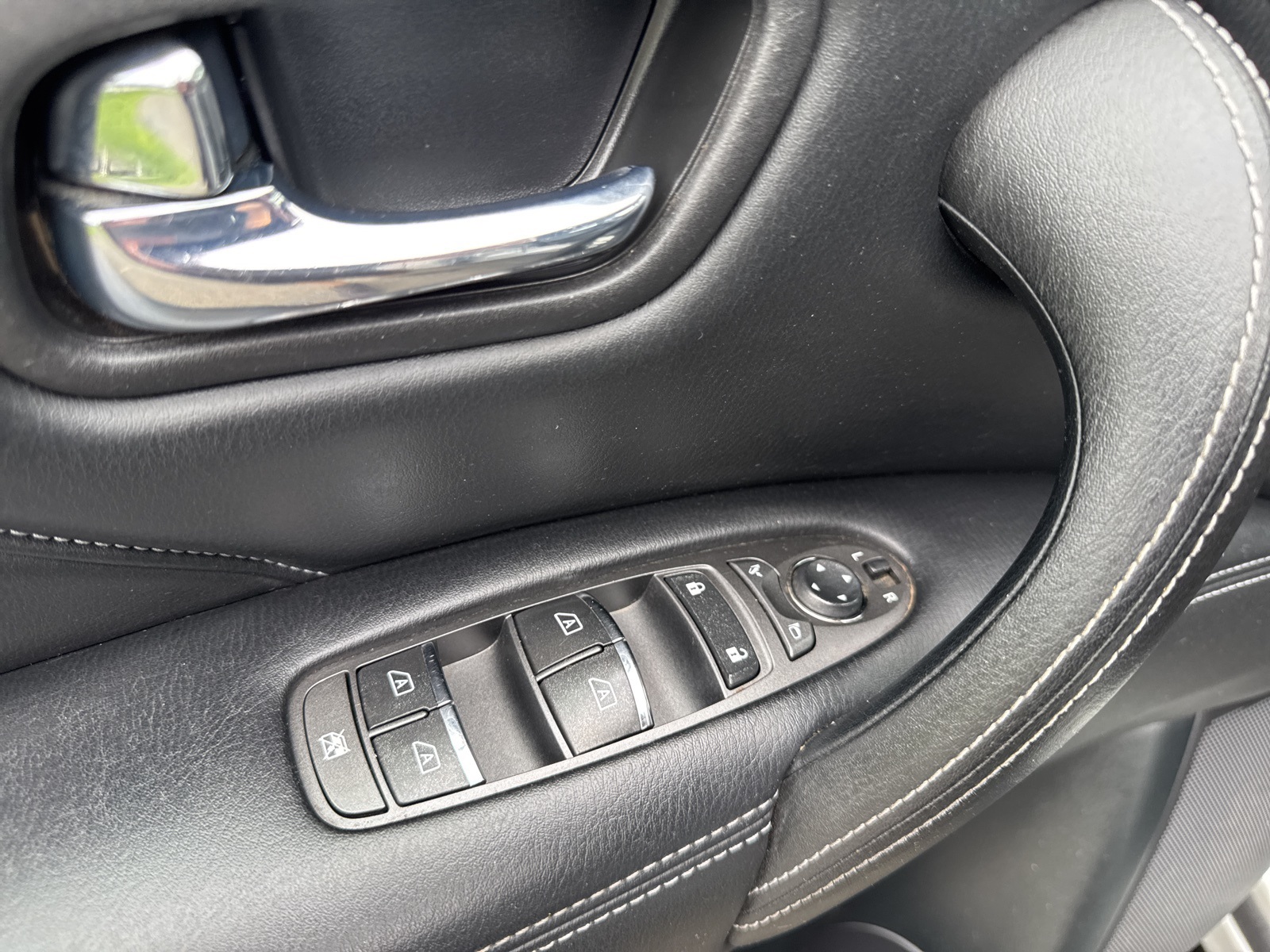 2019 Infiniti QX80 Luxe photo 27