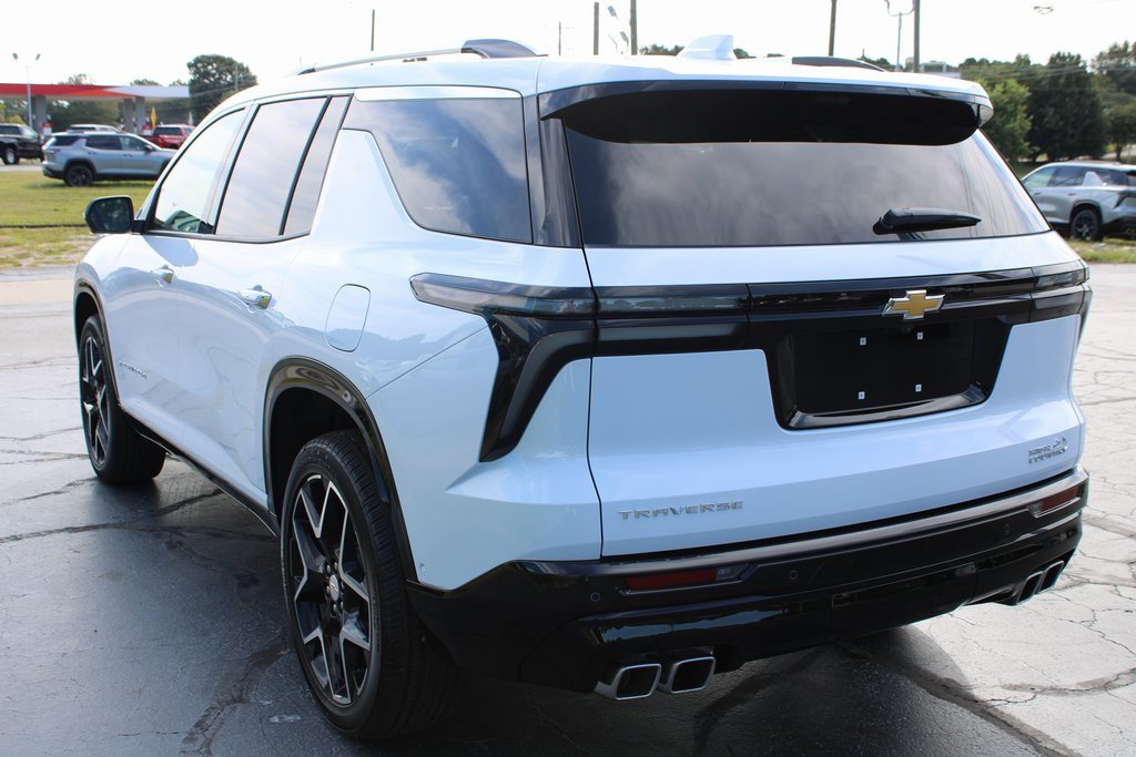 2026 Chevrolet Traverse High Country photo 3