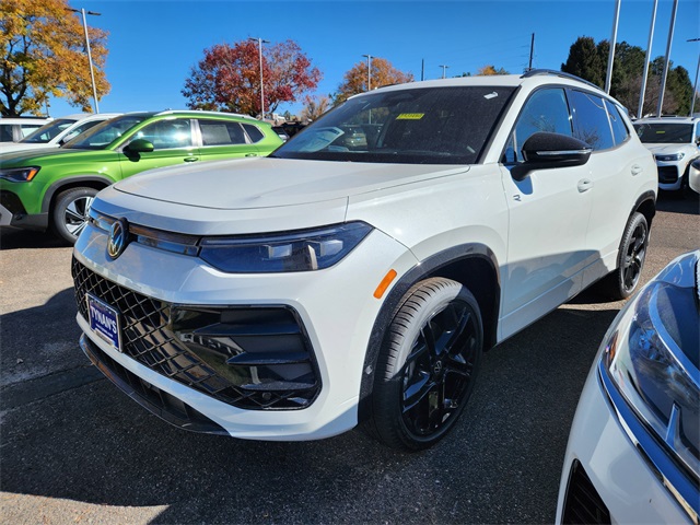 2025 Volkswagen Tiguan SE R-Line Black photo 3