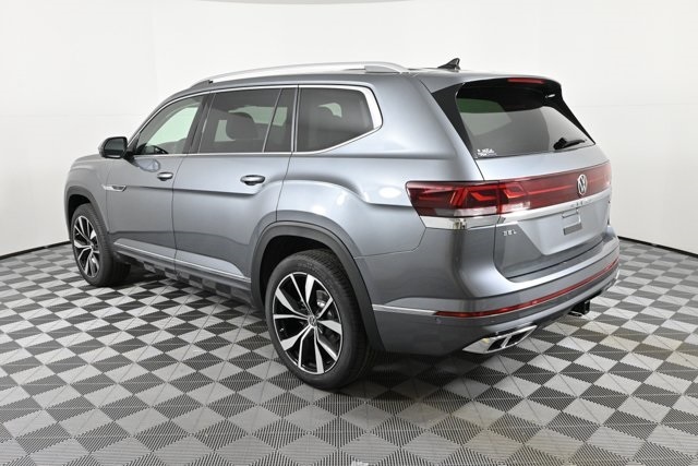 2025 Volkswagen Atlas SEL Premium R-Line photo 3