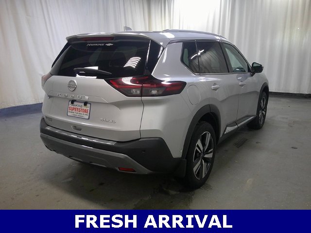 2022 Nissan Rogue SL photo 2