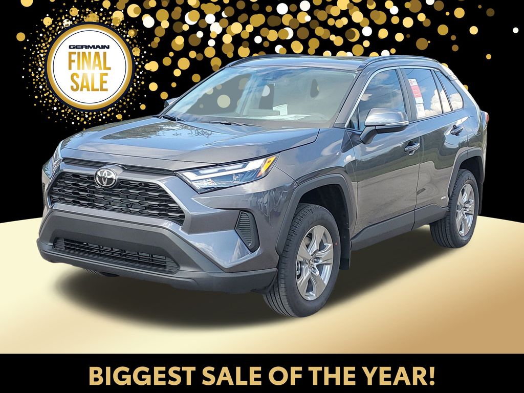 2025 Toyota RAV4 XLE's photo