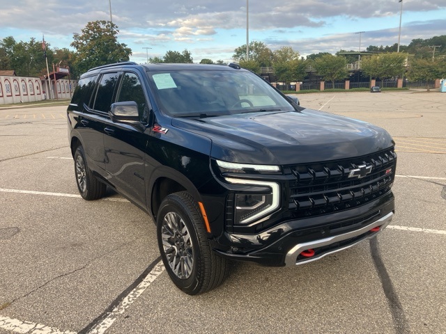 2025 Chevrolet Tahoe Z71 photo 2