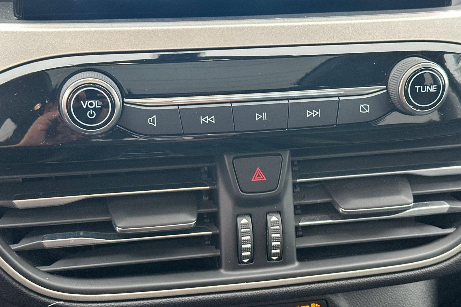 2022 Ford Escape SEL Plug-In Hybrid photo 18