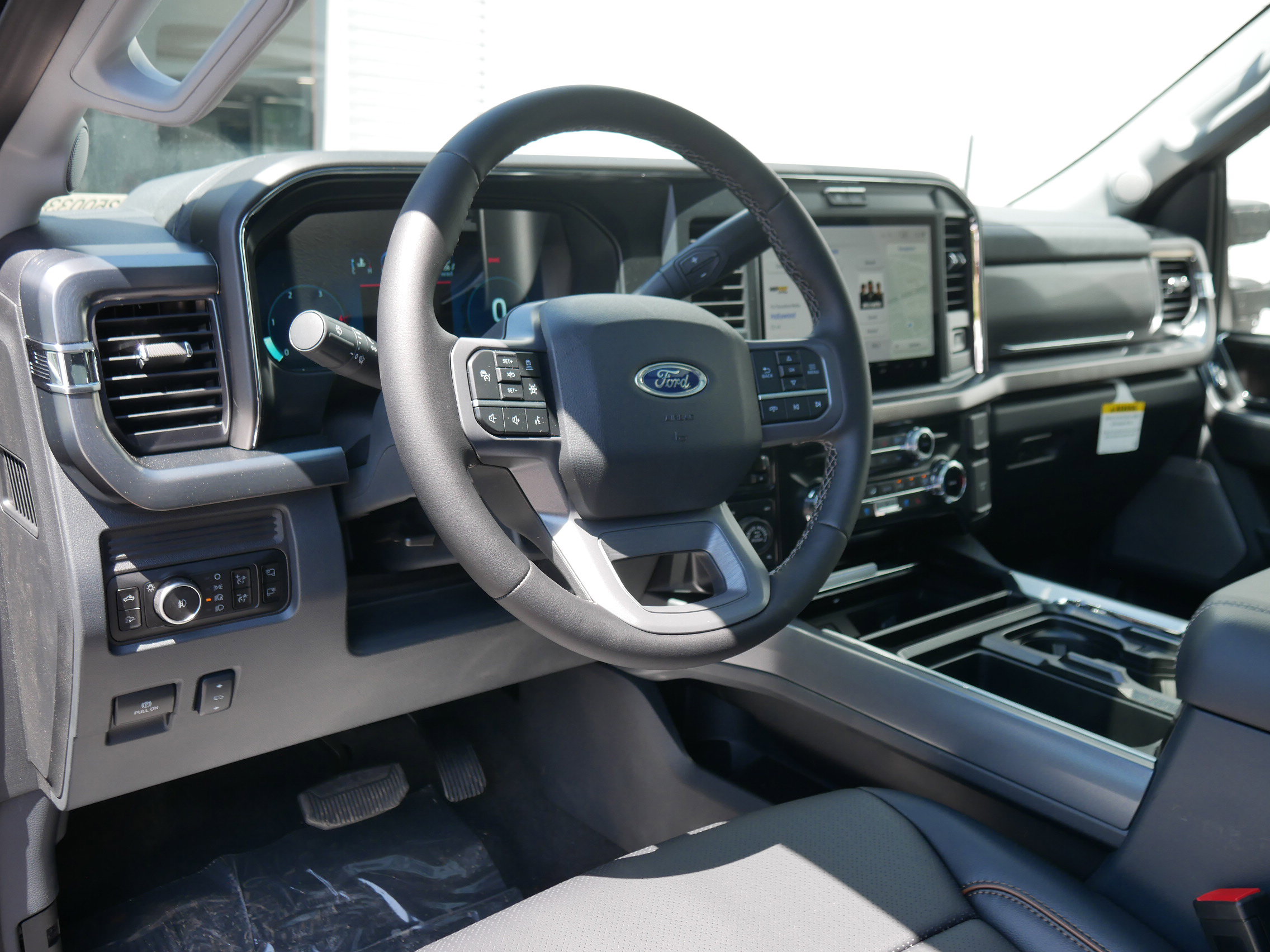 2025 Ford F-350 Lariat photo 3