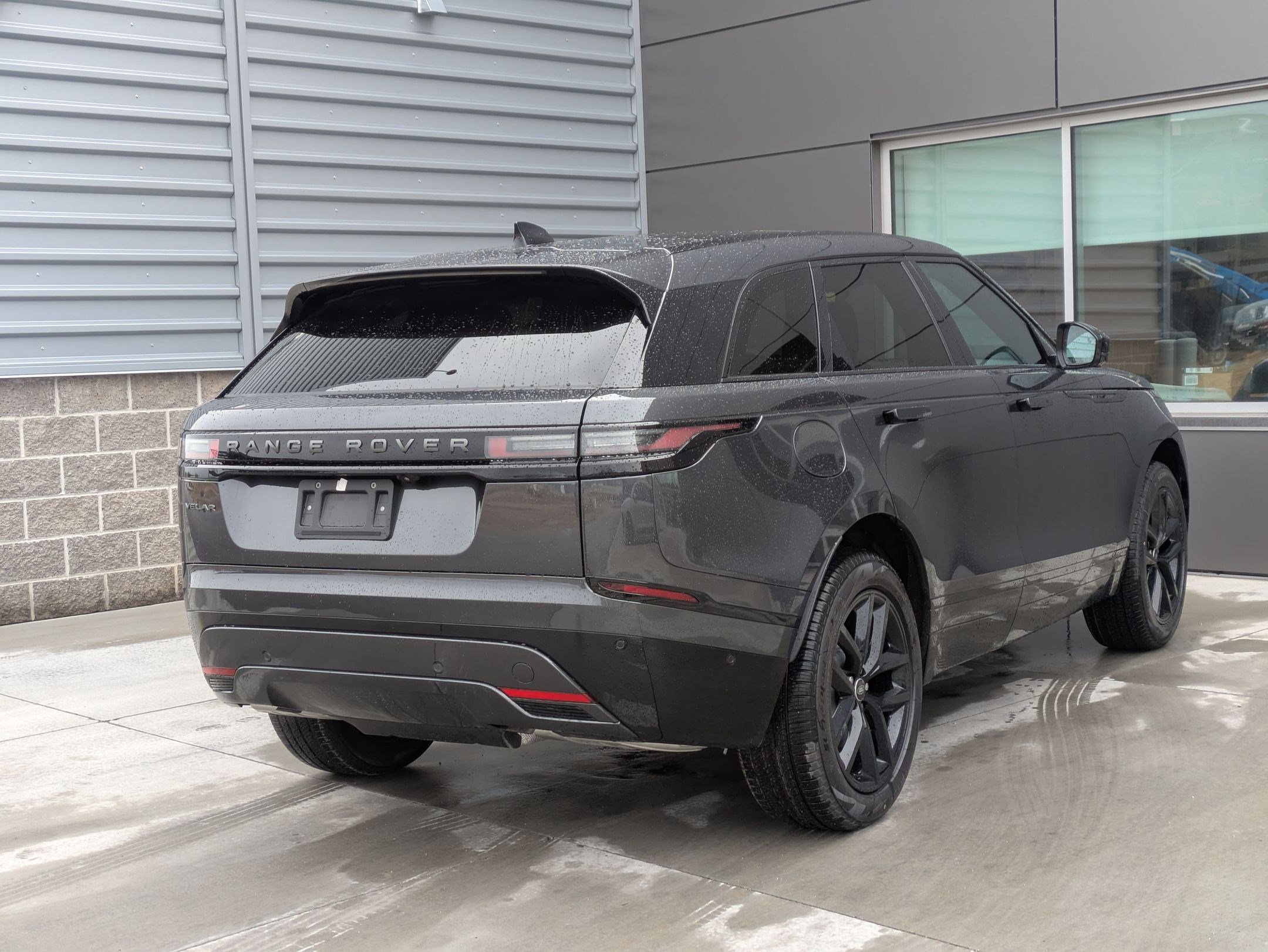 2026 Land Rover Range Rover Velar SE photo 5