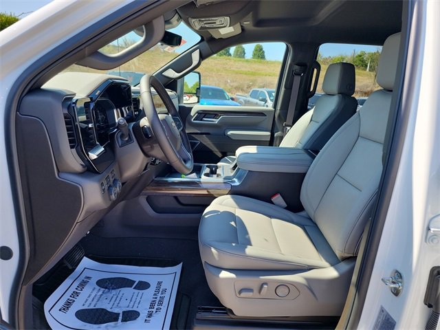 2025 Chevrolet Silverado 2500HD LT photo 16