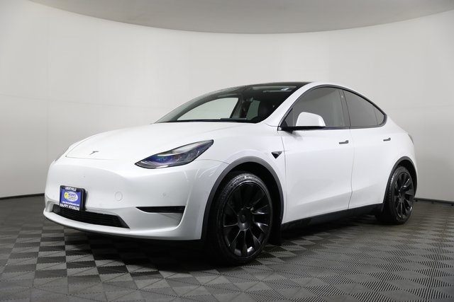 Used 2021 Tesla Model Y Long Range with VIN 5YJYGDEE7MF148616 for sale in Libertyville, IL