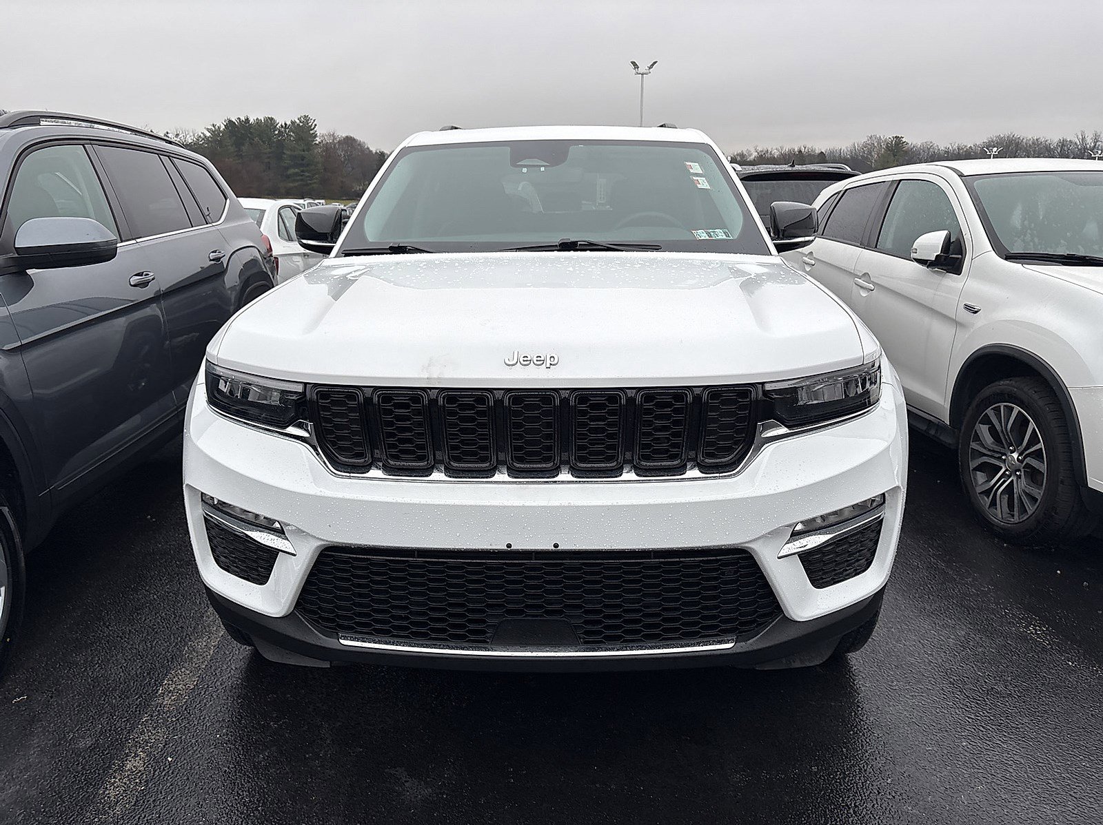 2023 Jeep Grand Cherokee Limited photo 2