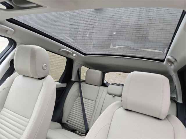 2025 Land Rover Discovery Sport S photo 2