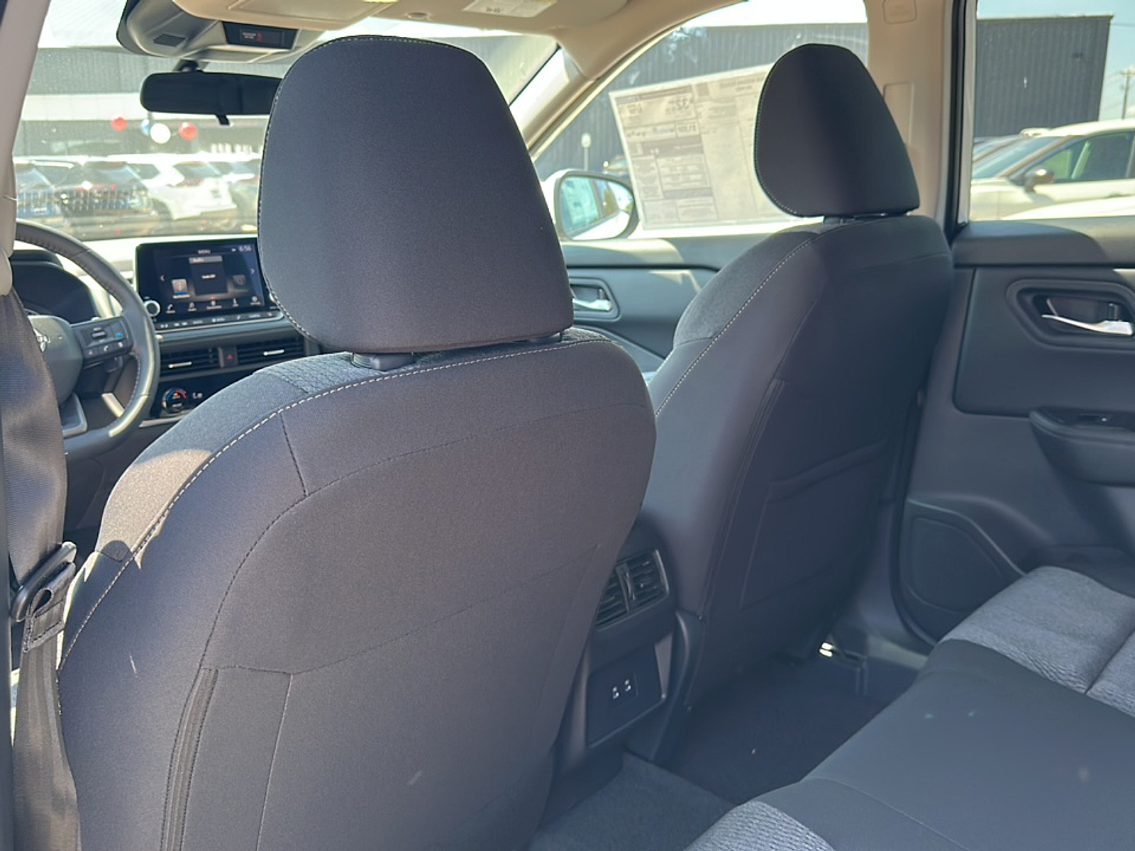 2026 Nissan Rogue SV photo 4