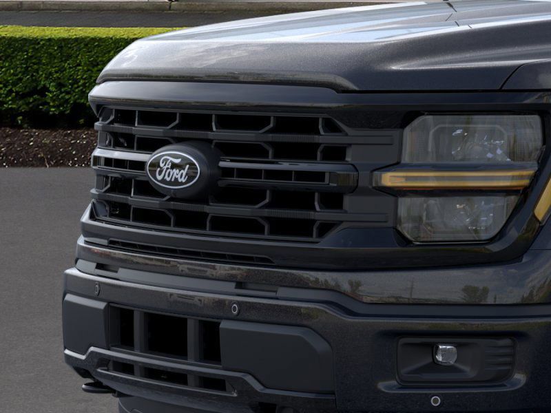 2025 Ford F-150 XLT photo 16