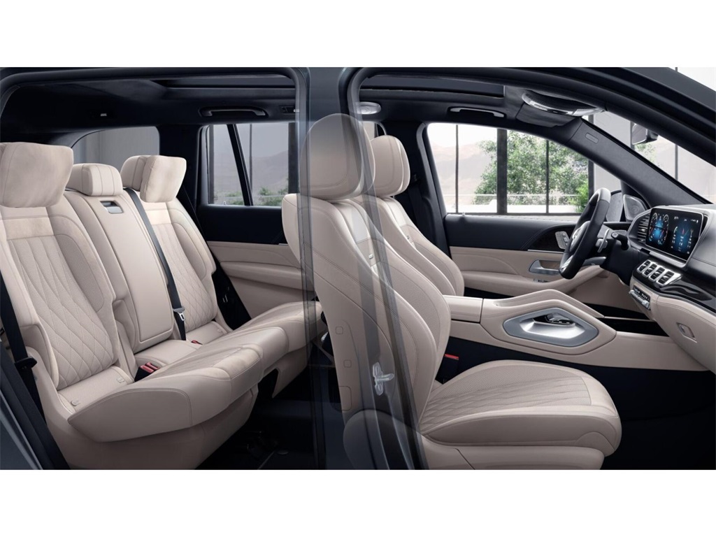 2023 Mercedes Benz GLS 63 AMG 4MATIC photo 4