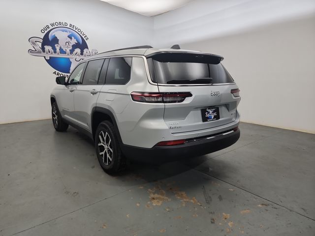 2025 Jeep Grand Cherokee Limited photo 4