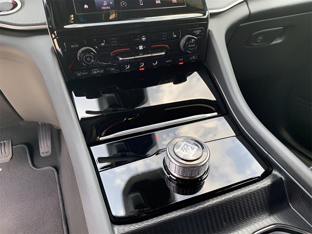 2025 Jeep Grand Cherokee Altitude X photo 29